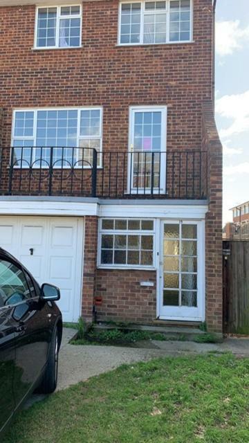 Queen Guest House Gillingham  Esterno foto