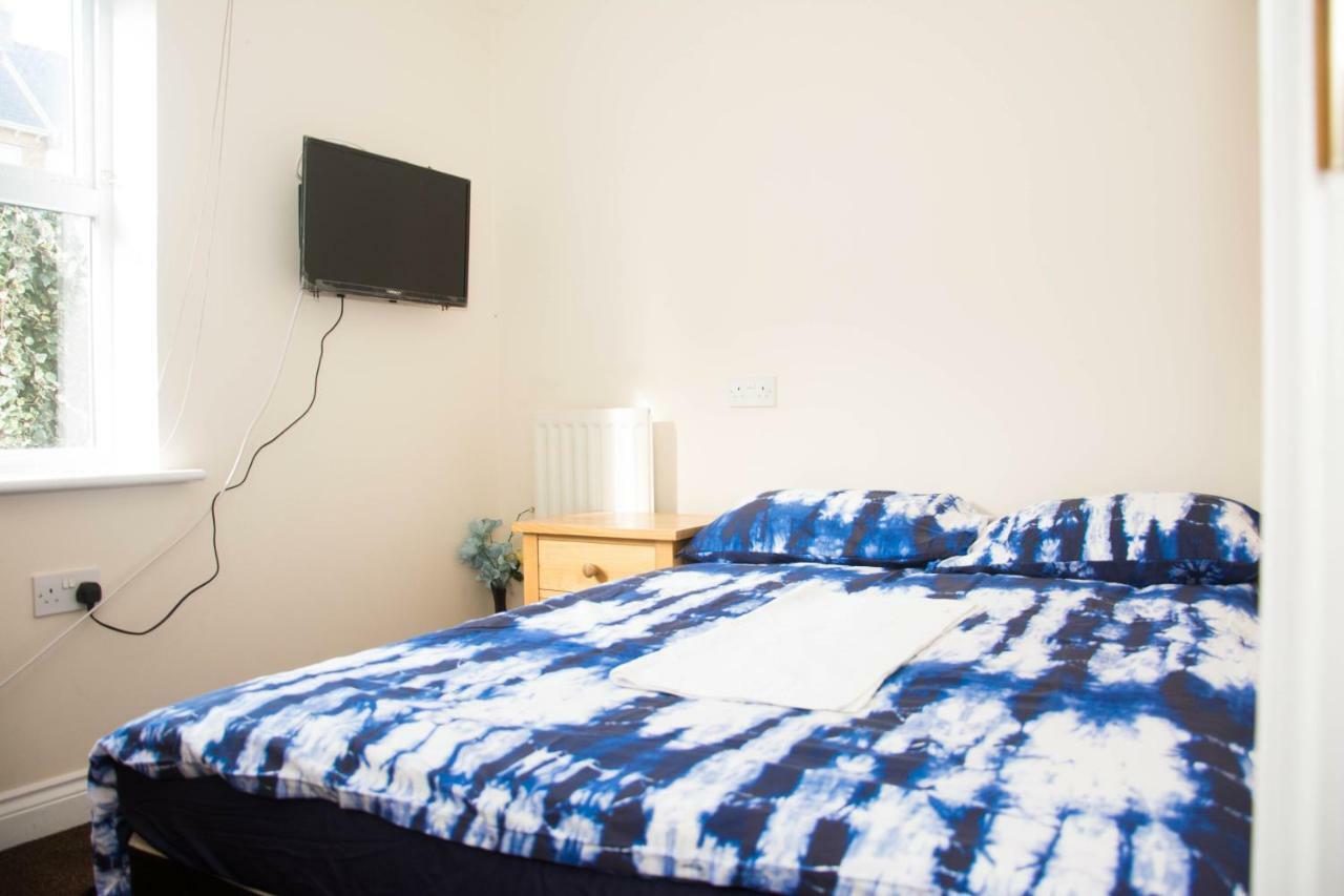 Queen Guest House Gillingham  Esterno foto
